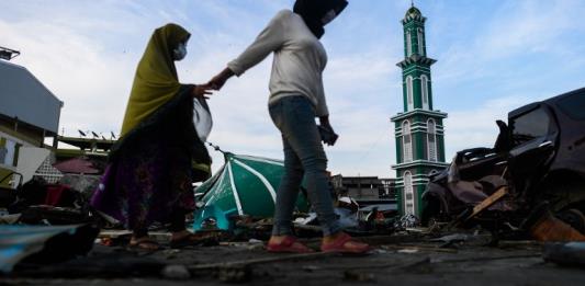Galería | Ascienden a mil 571 los muertos por terremotos y tsunami Indonesia