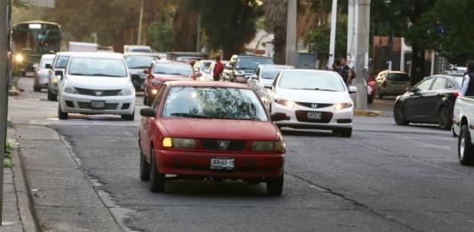 Lemus garantiza: no habrá multas por placas viejas o falta de verificación