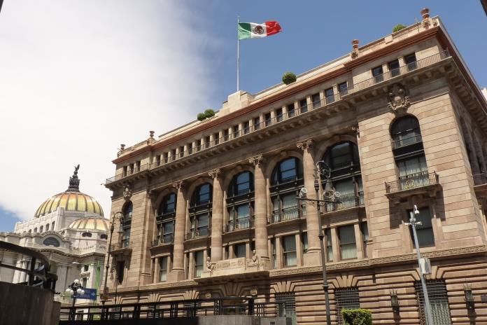 El Banco de México sube la tasa de interés al 8,25%
