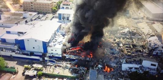 Dos muertos y 22 heridos por explosión en fábrica de plásticos en Santo Domingo