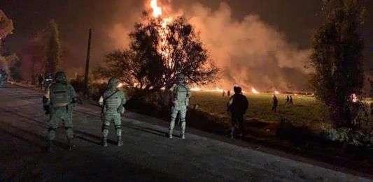 Van 66 muertos por fuerte explosión de toma clandestina de gasolina en Hidalgo