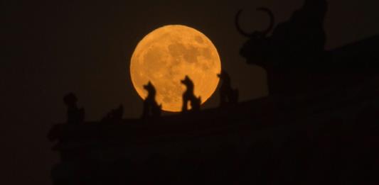 China se convierte en el primer país que aluniza en la cara oculta de la Luna