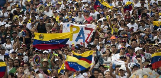 Pulso de poder en Venezuela con dos conciertos antes de la esperada ayuda