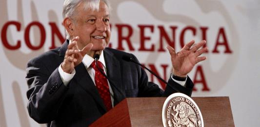 Conferencias de Andrés Manuel López Obrador en Spotify, rompen las redes