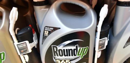 Herbicida Roundup de Monsanto contribuyó al cáncer del demandante, según jurado en EEUU