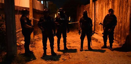 Grupo armado irrumpe en una fiesta y mata 13 personas en Veracruz