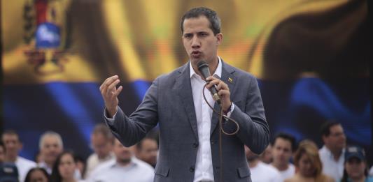 Guaidó denuncia que el servicio de inteligencia persigue a su entorno
