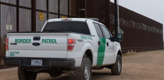 EEUU arrestó grupo récord de 1,036 inmigrantes en la frontera con México