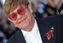 Elton John afirma que no pudo ver su musical por una infección en el ojo