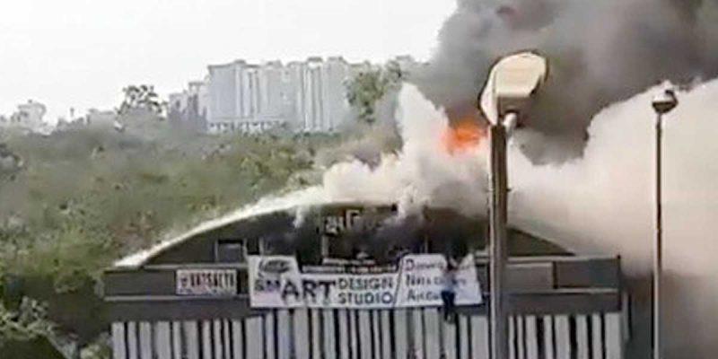 Al menos 16 muertos en un incendio en un centro de estudiantes de la India