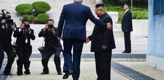 ¿Quiere que cruce la línea?, preguntó Trump a Kim antes de hacer historia