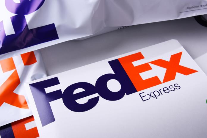 FedEx demanda al gobierno de EEUU por restricciones de envíos