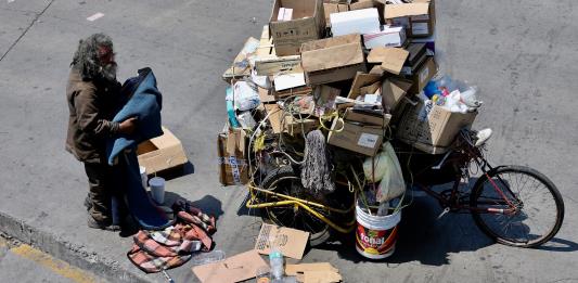 Todo indica que a nadie le importan las personas que viven en situación de indigencia en Guadalajara