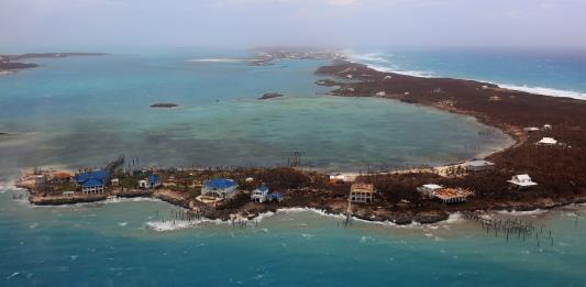 Dorian recobra fuerza tras dejar al menos 20 muertos en Bahamas