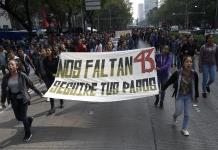 Renuncia fiscal especial del caso Ayotzinapa 