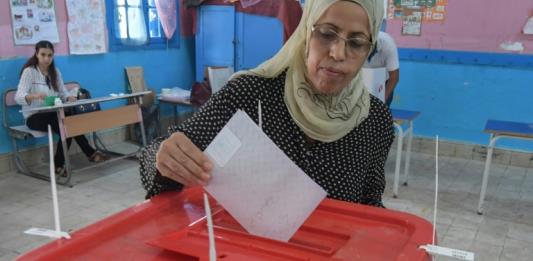Los tunecinos acuden a las urnas para una incierta elección presidencial