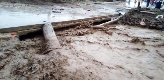 Vuelve a desbordarse río en San Gabriel