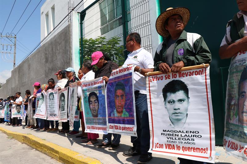 CIDH pide a México esclarecer la verdad sobre los 43 estudiantes desaparecidos
