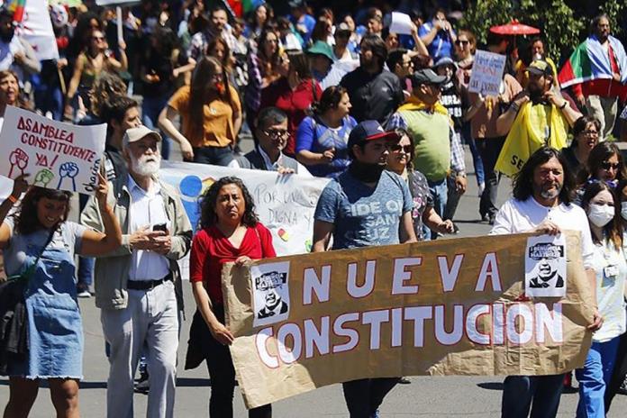Chile larga campañas de apruebo y rechazo para plebiscito sobre Constitución