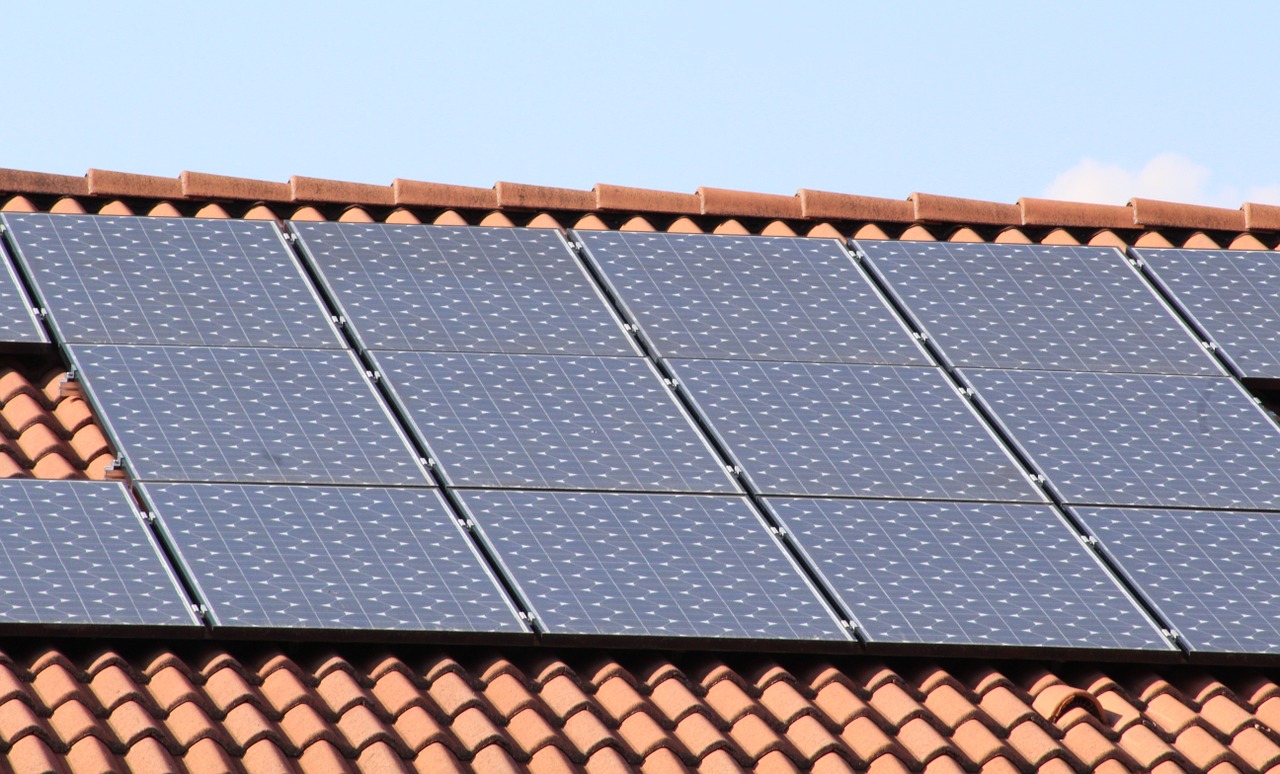 Brasil planea comprar energía solar para viviendas populares