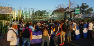 Detienen a 17 migrantes por disturbios en frontera sur de Costa Rica