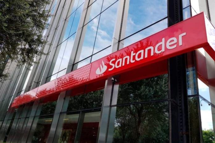 Actualización de sistema de Santander causa problemas a cuentahabientes