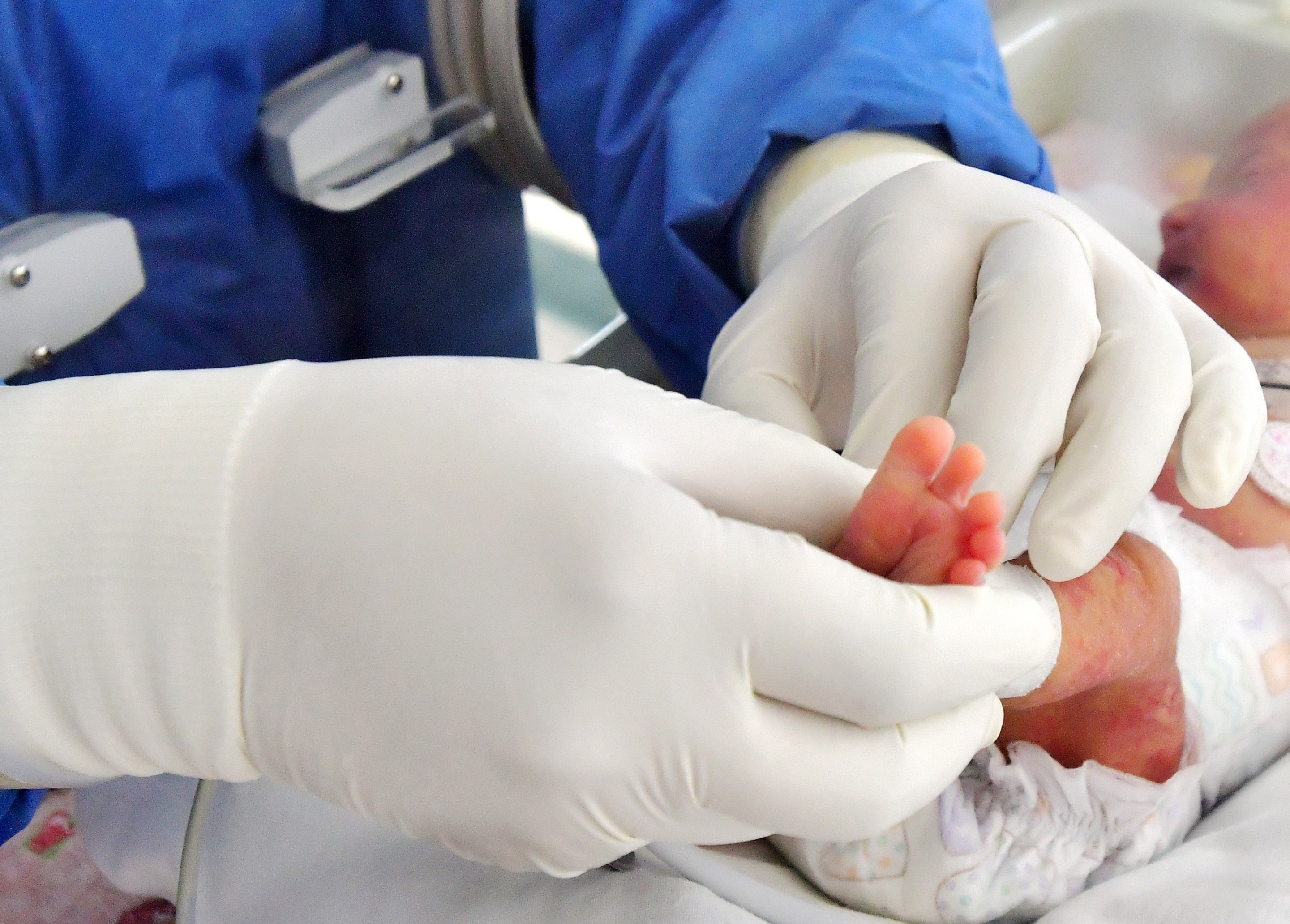 Vientres Subrogados: Vida Asistida por la Ciencia Parte I: Santiago: El primer nacimiento con células madre