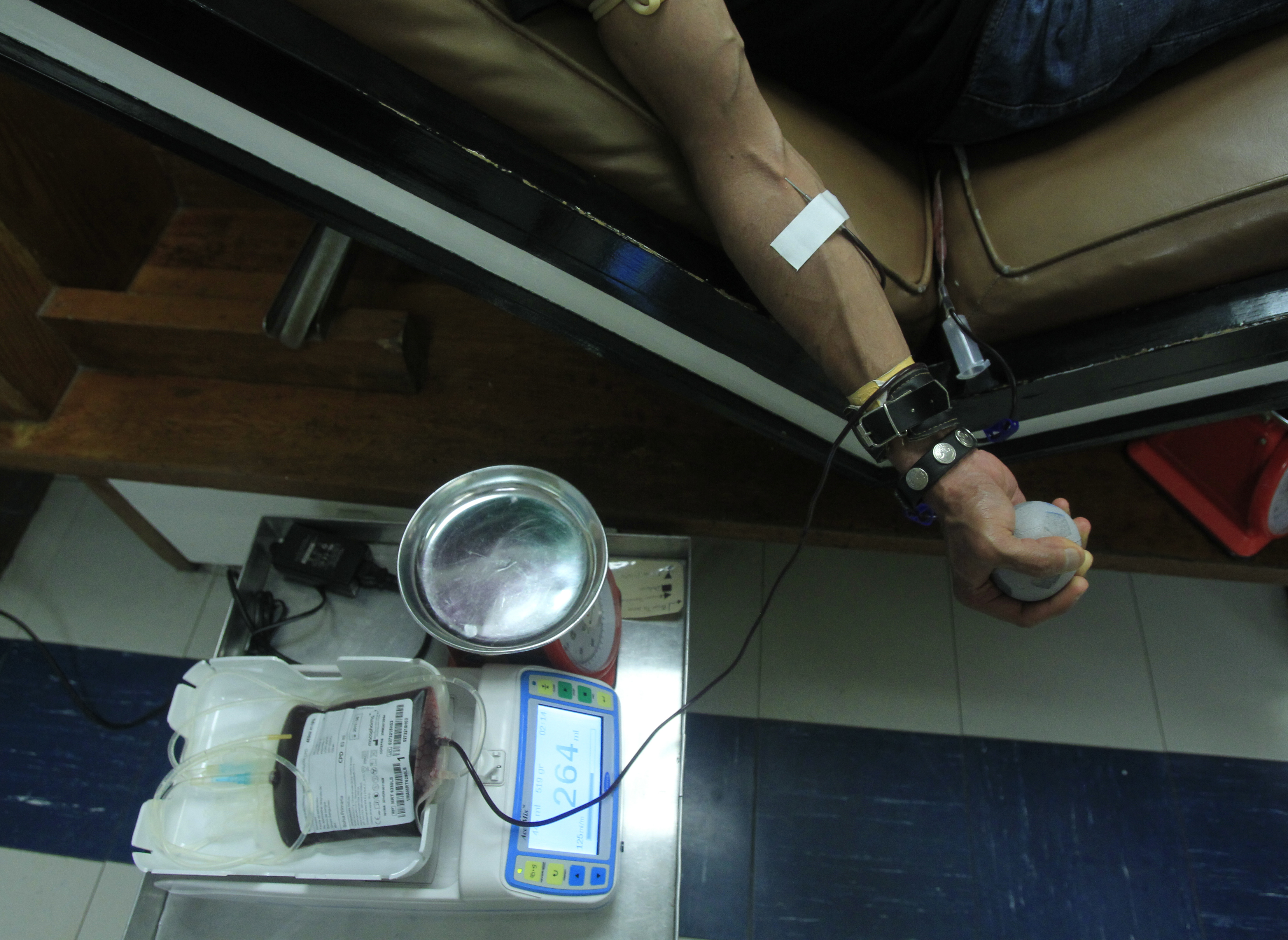 Piden que más jaliscienses se conviertan en donadores altruistas de sangre