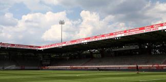 Piden prohibir fumar en todos los estadios de fútbol de Alemania