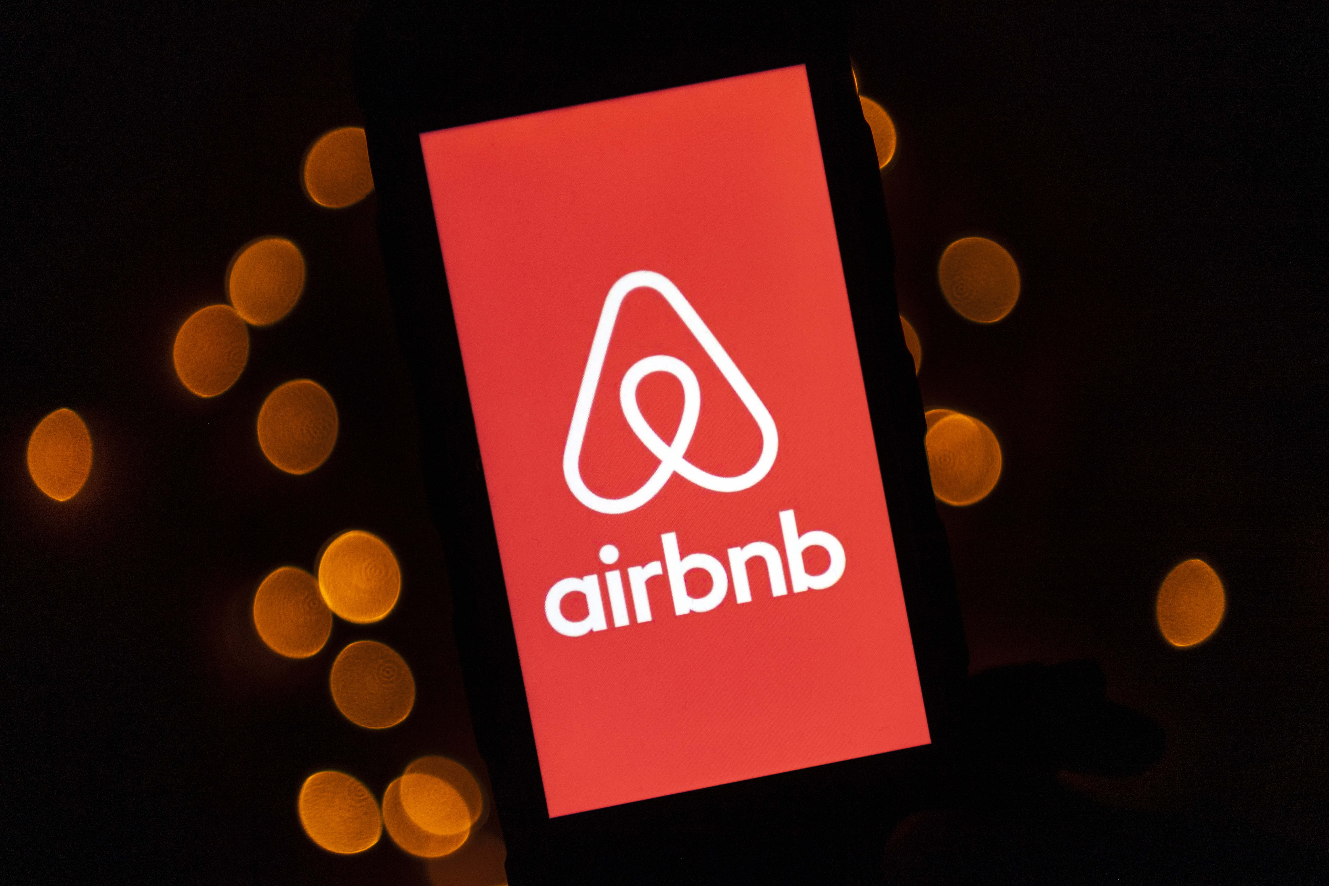 Proponen regular a la plataforma Airbnb y aplicar impuesto a casas deshabitadas Proponen regular a la plataforma Airbnb y aplicar impuesto a casas deshabitadas