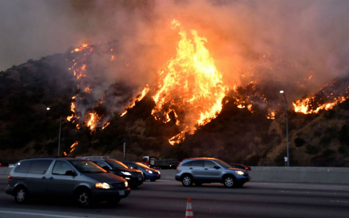 Detienen a hombre por letal incendio en Los Ángeles en enero