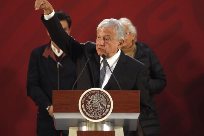 López Obrador exige a intelectuales críticos con su gobierno que se disculpen