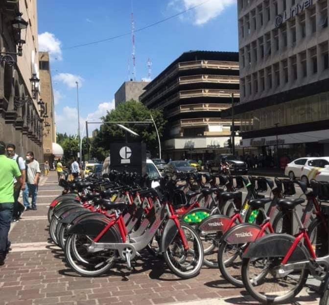 “Mi Bici” un caos: hay estaciones saturadas y oficinas cerradas, se quejan usuarios