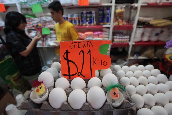 Los precios al consumidor en México suben 4.05 % interanual en agosto