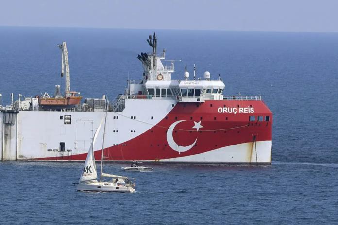 Un barco turco busca gas en el Mediterráneo oriental a pesar de advertencias