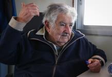 Mujica está bien tras radioterapia por cáncer de esófago, dice su médica