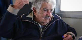 Mujica está bien tras radioterapia por cáncer de esófago, dice su médica