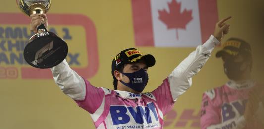Checo Pérez se sube a lo más alto del podio en el GP de Sakhir