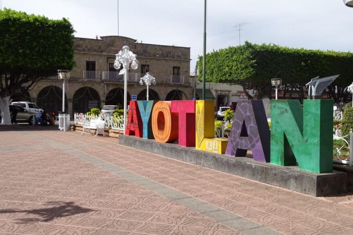ITEI vuelve a amonestar a jefe de transparencia de Ayotlán por no entregar información