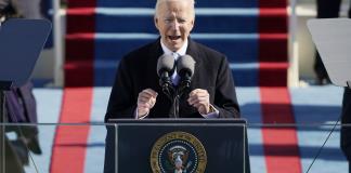 Biden presenta nueva ayuda para préstamos estudiantiles