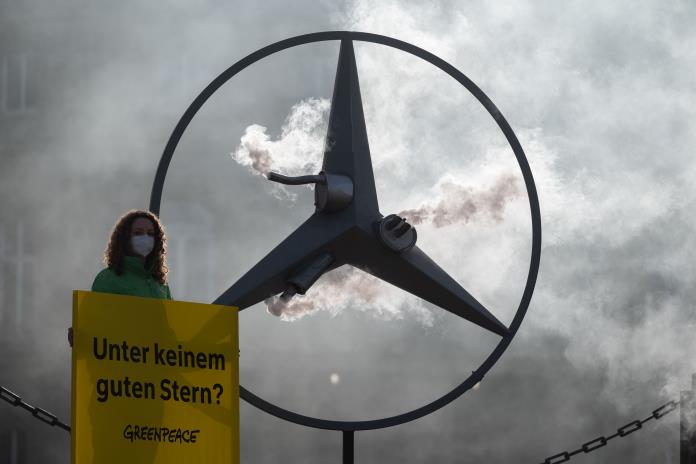 Greenpeace reclama en Alemania pronto abandono de motor de combustión