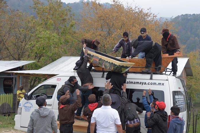 Zapatistas viajan a Europa para defender sus derechos y autonomía