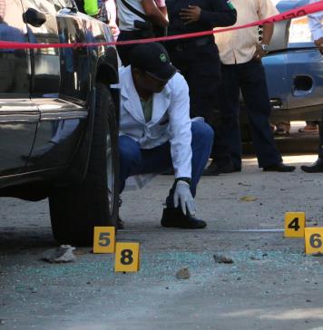 Pobladores de Zongolica despiden a Juan Carlos Mezhua tras su asesinato Pobladores de Zongolica despiden a Juan Carlos Mezhua tras su asesinato