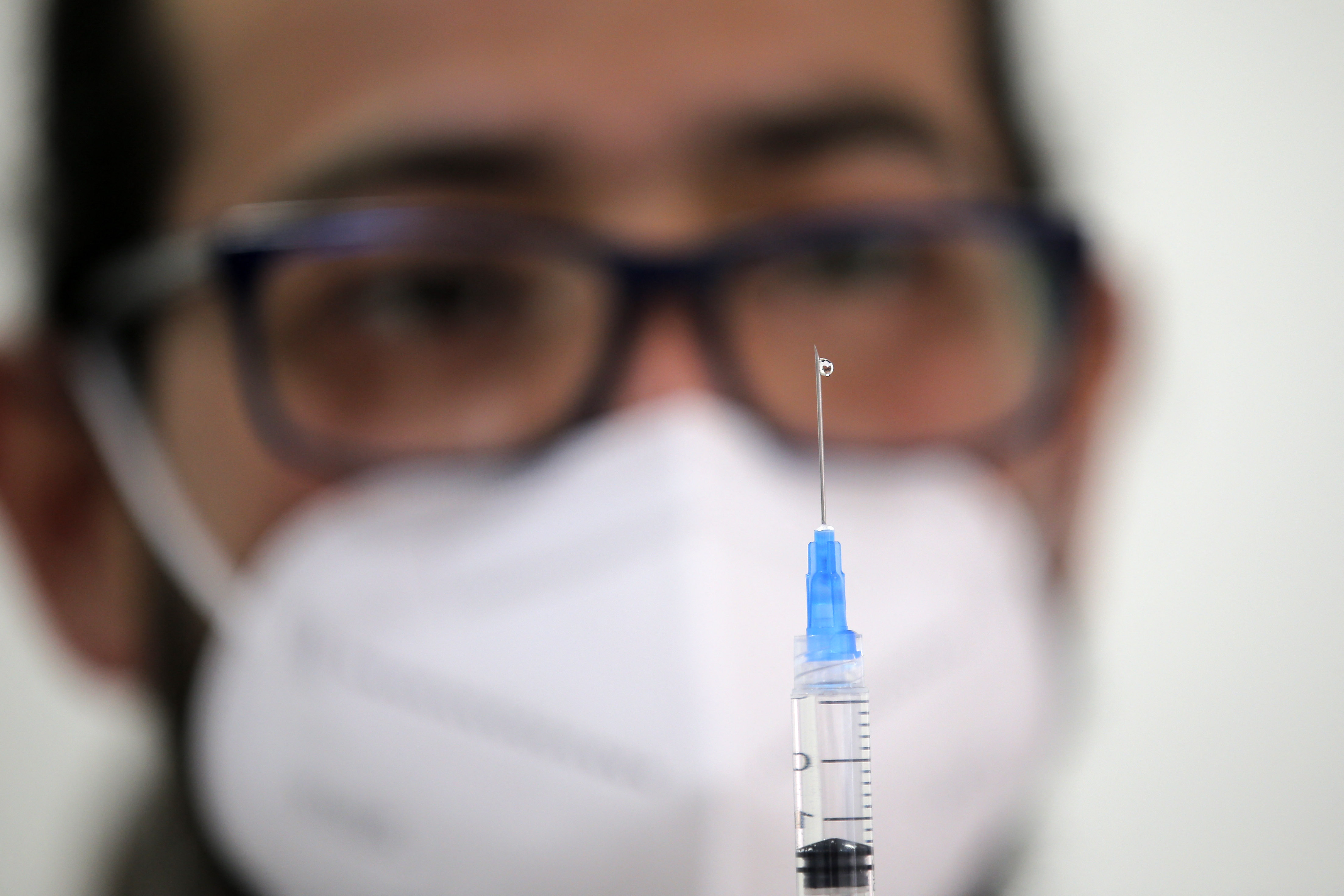 OMS recomienda la primera vacuna contra el dengue, cuya transmisión crece en Latinoamérica