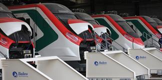 El tren México- Toluca inicia operaciones tras 12 años de obras El tren México- Toluca inicia operaciones tras 12 años de obras