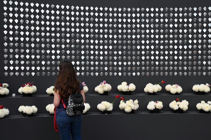 Inauguran ofrenda memorial dedicada a víctimas de la pandemia en México