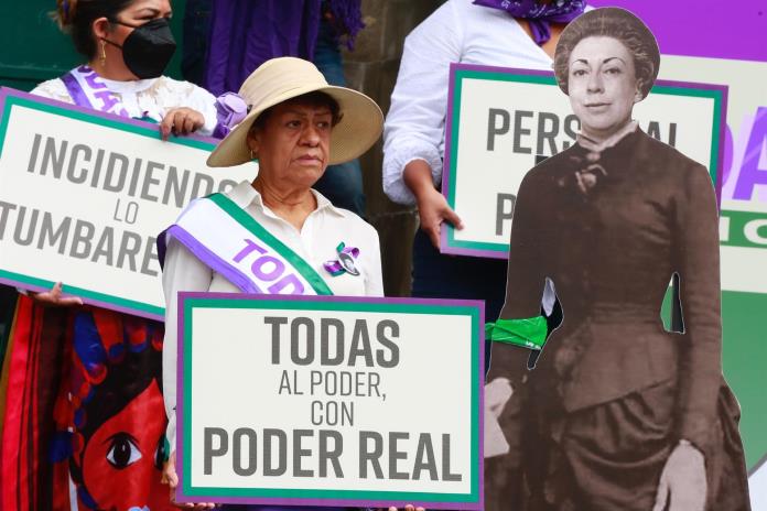 Feministas lanzan la fuerza política Todas México ante violencia y pobreza