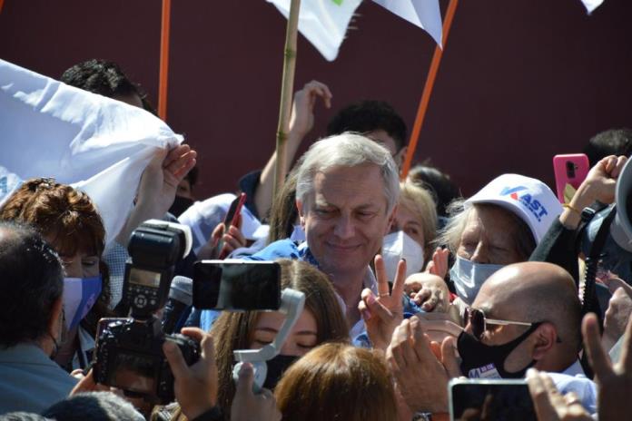 El ultraderechista José Antonio Kast, favorito para ganar elecciones en Chile