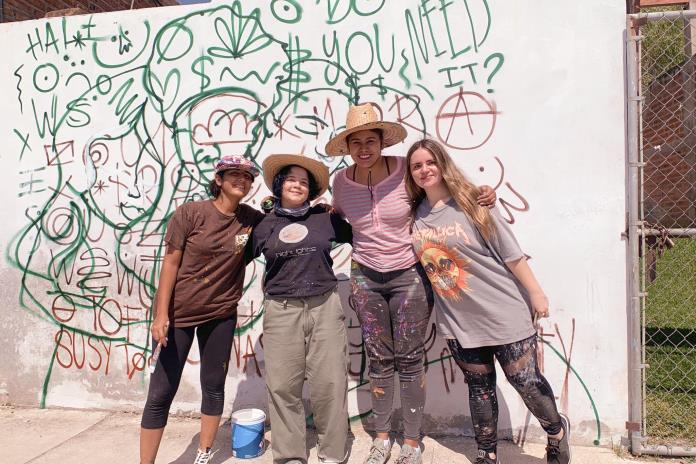 Realizan mural en Jamay para conmemorar Día de la Concientización del Cáncer de Mama