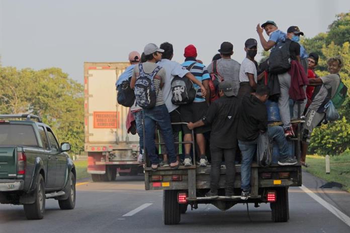 Mueren 49 migrantes por accidente de un camión en Chiapas
